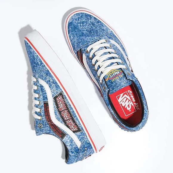 #38❤️/41❤️ BNWT Vans X Cobra Kai Old Skool ShoeS - Picture 2 of 13